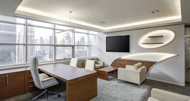 Funkčný a zároveň moderný nábytok do kancelárie rozjasní vašu kanceláriu